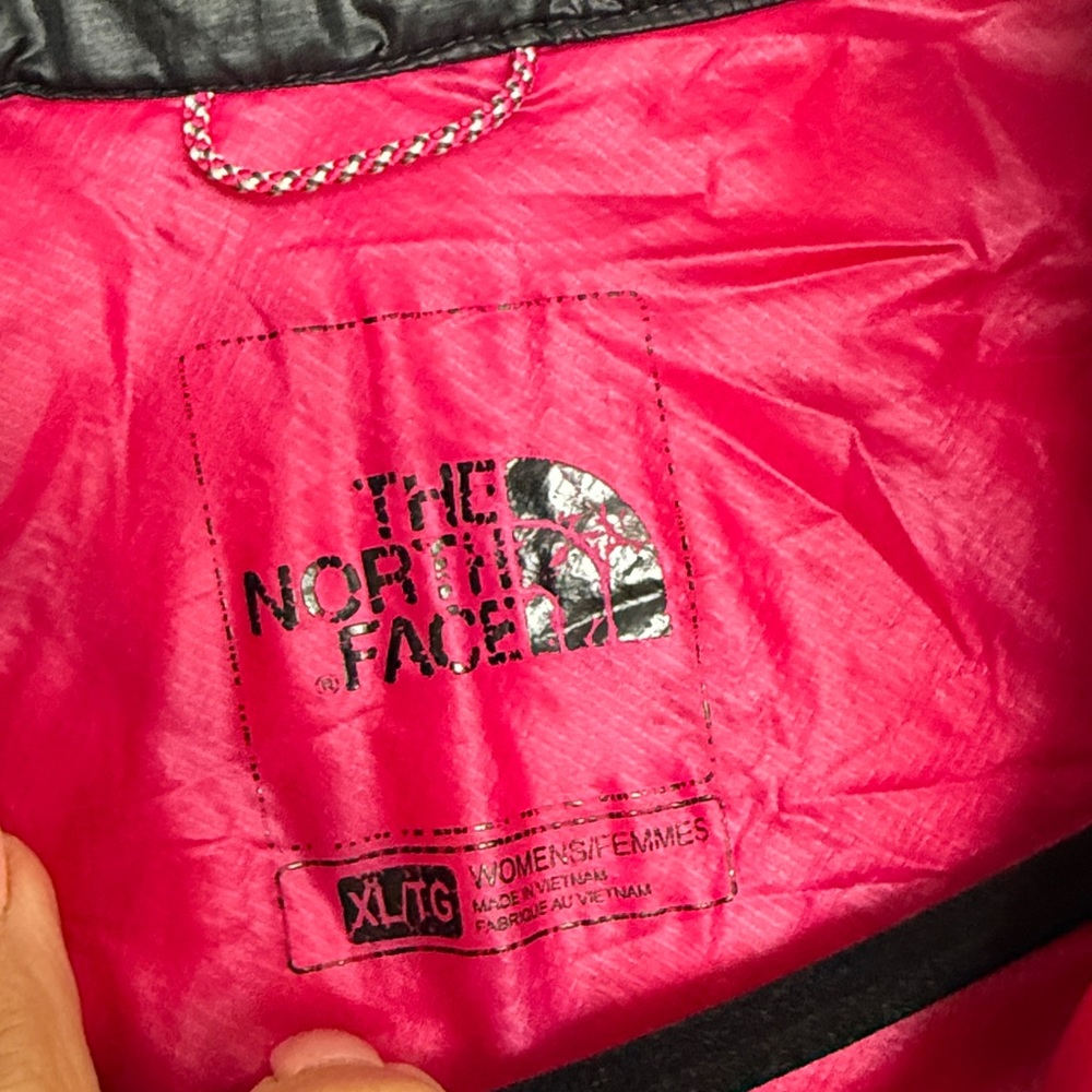 The North Face Black Quilted Vest with Pink Accents size xl - Picture 5 of 6